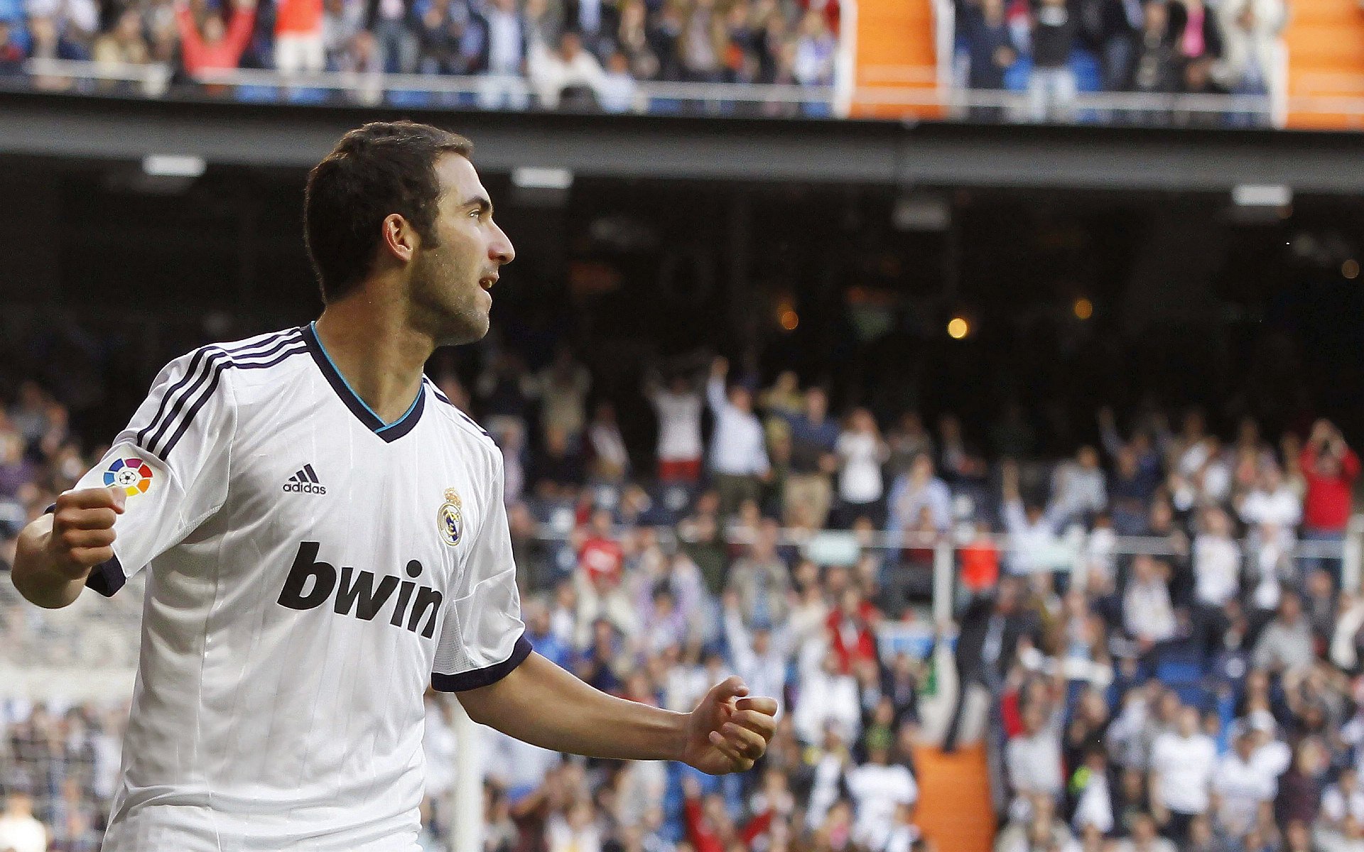 开云·体育全站登录地址-曼联2-0西汉姆，主场取胜，曼联2-1险胜西汉姆